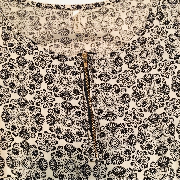 🤑BOGO🤑 Cute black and white summer dress. - Picture 5 of 14